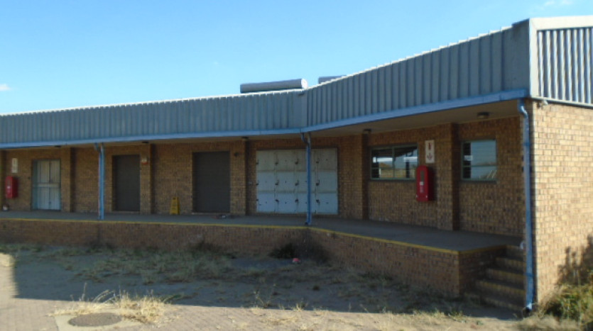 TELKOM PORTFOLIO: Large Industrial Property with Various Outbuildings, Standerton Property Images