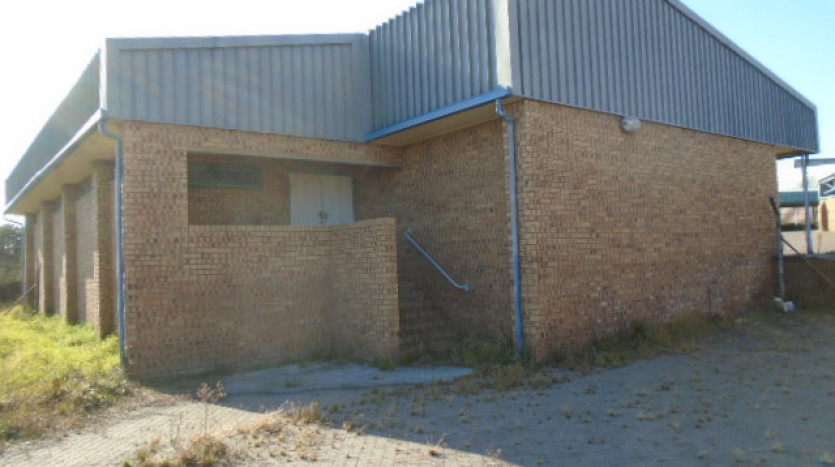 TELKOM PORTFOLIO: Large Industrial Property with Various Outbuildings, Standerton Property Images