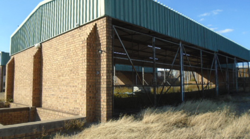 TELKOM PORTFOLIO: Large Industrial Property with Various Outbuildings, Standerton Property Images