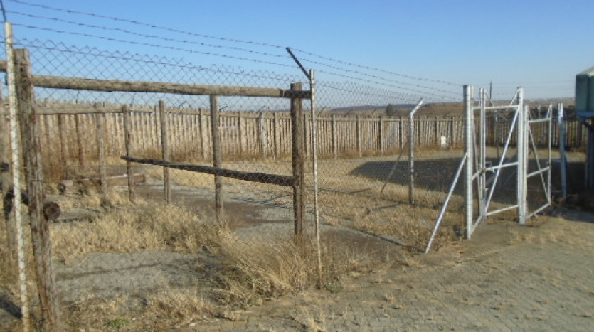 TELKOM PORTFOLIO: Large Industrial Property with Various Outbuildings, Standerton Property Images