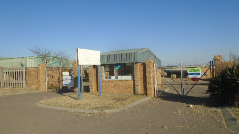 TELKOM PORTFOLIO: Large Industrial Property with Various Outbuildings, Standerton Property Images