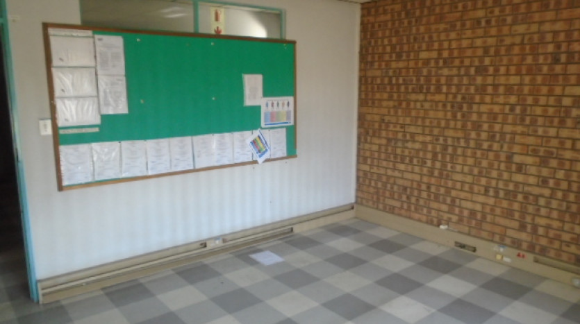 TELKOM PORTFOLIO: Large Industrial Property with Various Outbuildings, Standerton Property Images