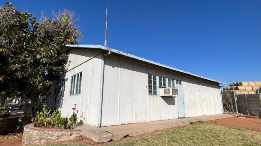 TELKOM PORTFOLIO: Large Industrial Property in Upington Property Images