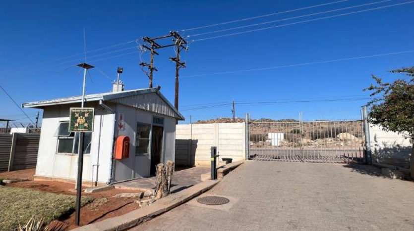 TELKOM PORTFOLIO: Large Industrial Property in Upington Property Images
