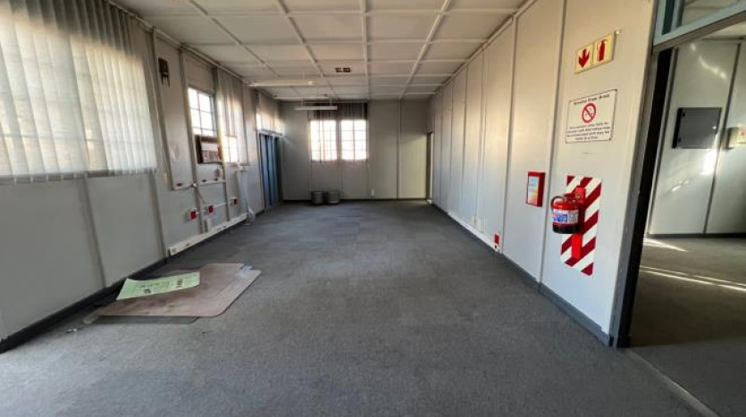 TELKOM PORTFOLIO: Large Industrial Property in Upington Property Images