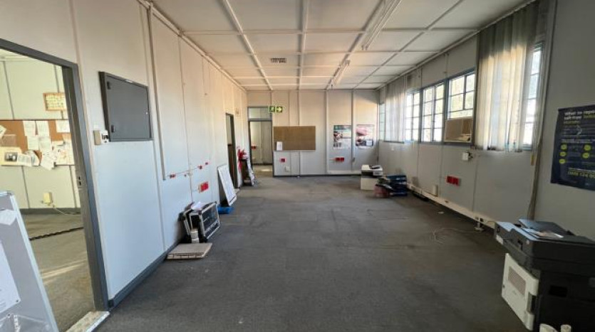 TELKOM PORTFOLIO: Large Industrial Property in Upington Property Images