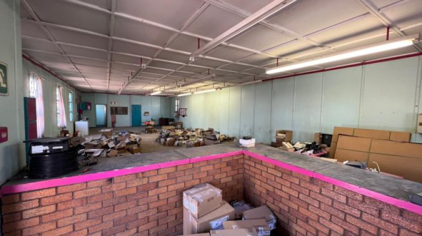 TELKOM PORTFOLIO: Large Industrial Property in Upington Property Images