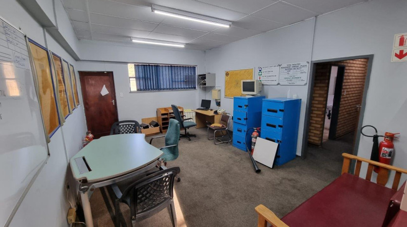 TELKOM PORTFOLIO: Property with Further Development Opportunity in Rustenburg Property Images
