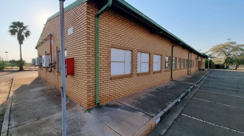 TELKOM PORTFOLIO: Property with Further Development Opportunity in Rustenburg Property Images