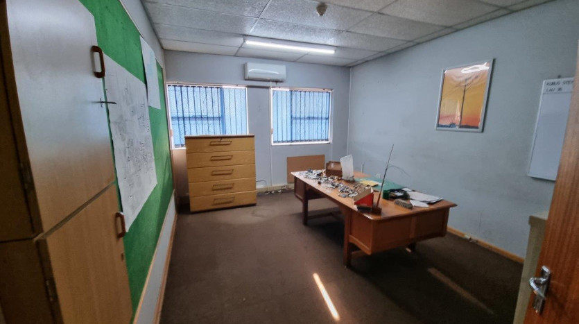 TELKOM PORTFOLIO: Property with Further Development Opportunity in Rustenburg Property Images