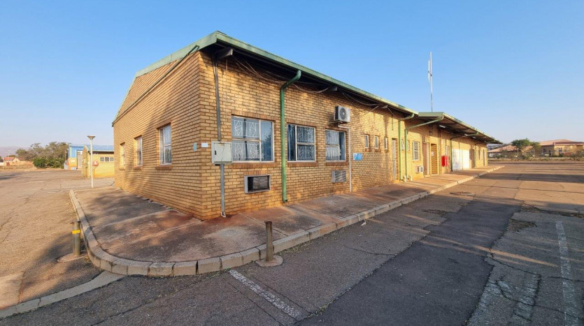 TELKOM PORTFOLIO: Property with Further Development Opportunity in Rustenburg Property Images