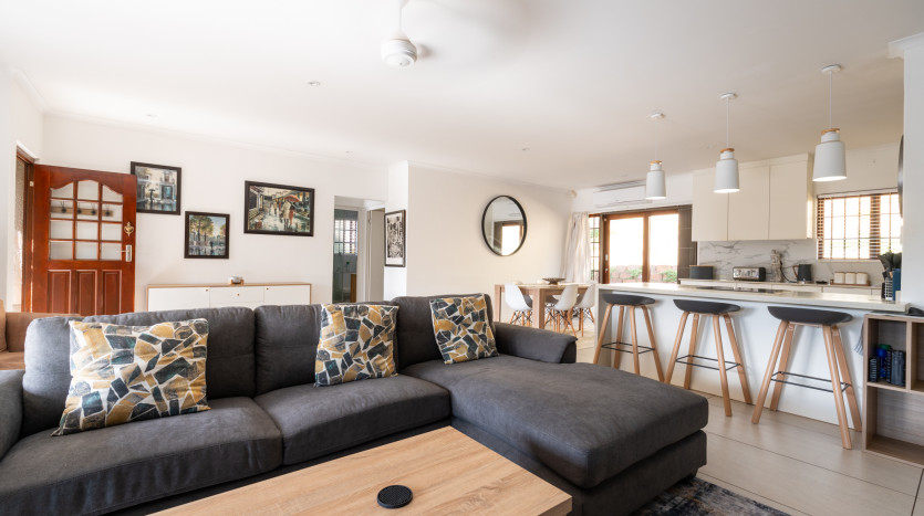 Pet Friendly Complex Living in La Lucia Property Images