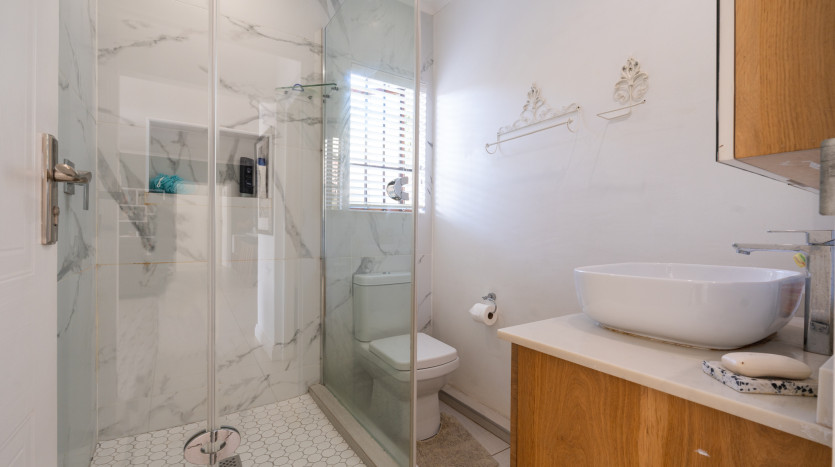 Pet Friendly Complex Living in La Lucia Property Images