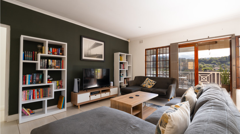 Pet Friendly Complex Living in La Lucia Property Images