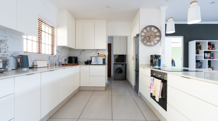 Pet Friendly Complex Living in La Lucia Property Images