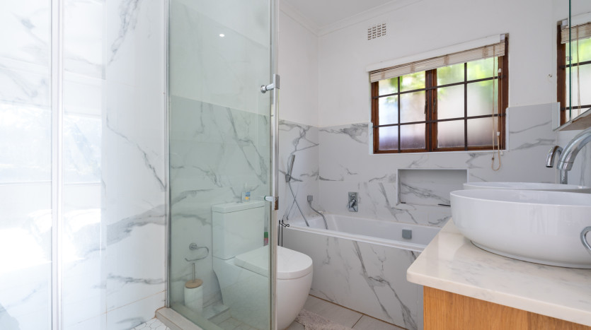 Pet Friendly Complex Living in La Lucia Property Images