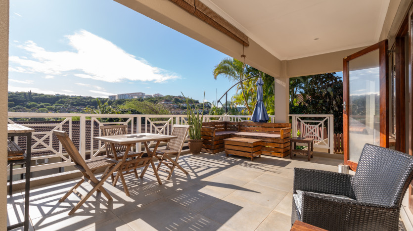 Pet Friendly Complex Living in La Lucia Property Images