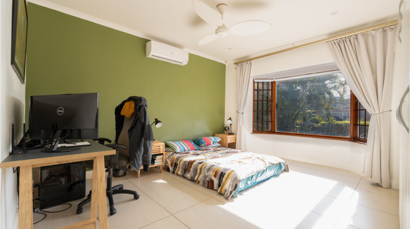 Pet Friendly Complex Living in La Lucia Property Images