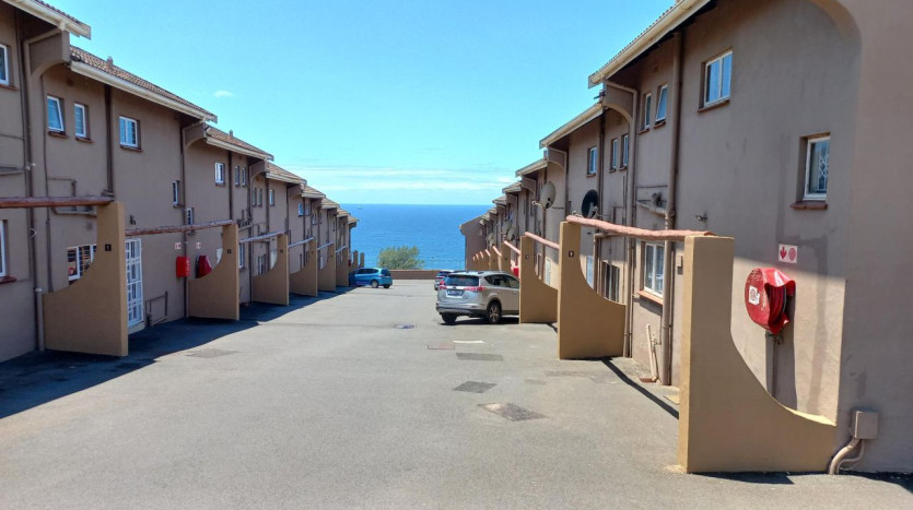 2 Bedroom Apartment with 180 ° Sea Views Property Images