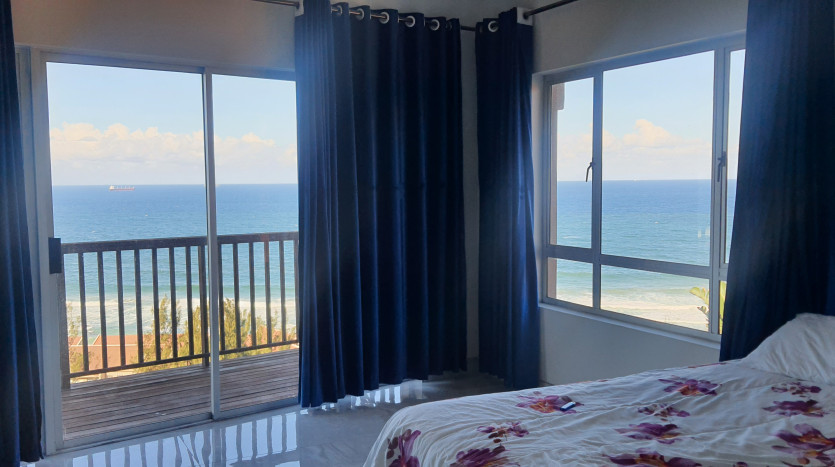 2 Bedroom Apartment with 180 ° Sea Views Property Images