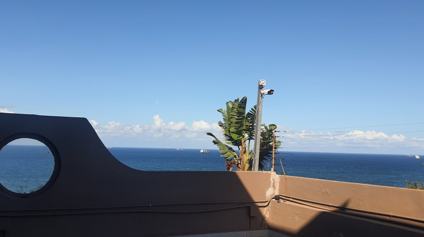 2 Bedroom Apartment with 180 ° Sea Views Property Images