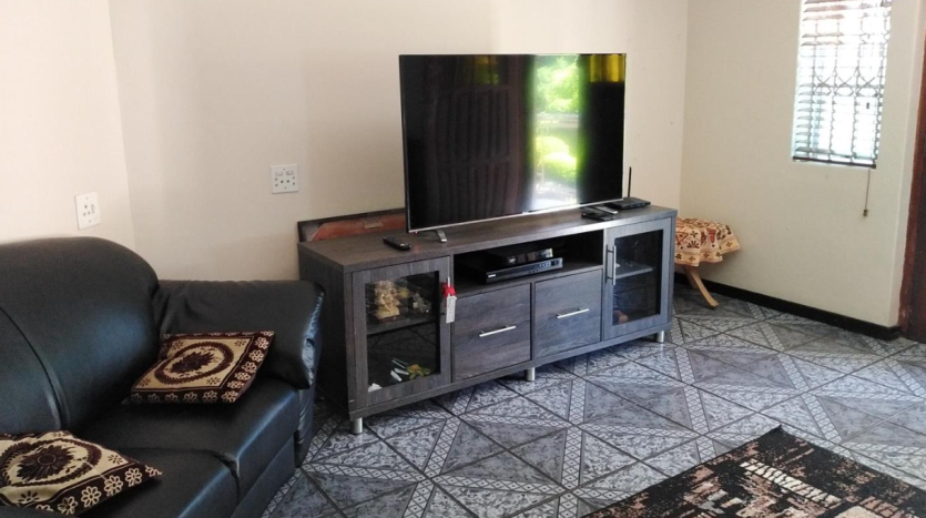 4 Bedroom Home in Sea Cow Lake Property Images