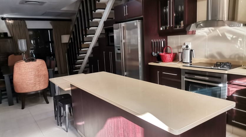 4 Bedroom Penthouse Opposite Gateway Property Images