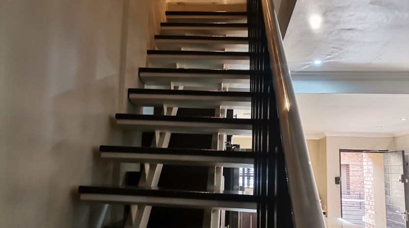 4 Bedroom Penthouse Opposite Gateway Property Images
