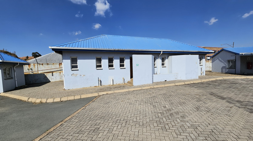 TELKOM PORTFOLIO: Large Industrial Property in Village Deep Property Images