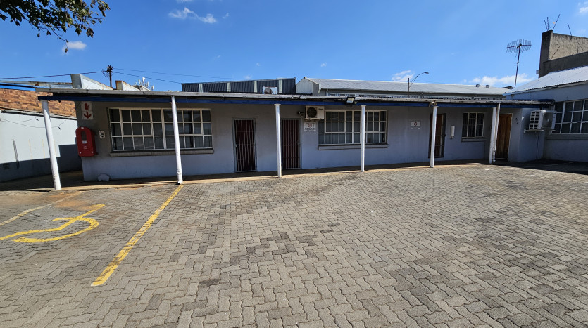 TELKOM PORTFOLIO: Large Industrial Property in Village Deep Property Images