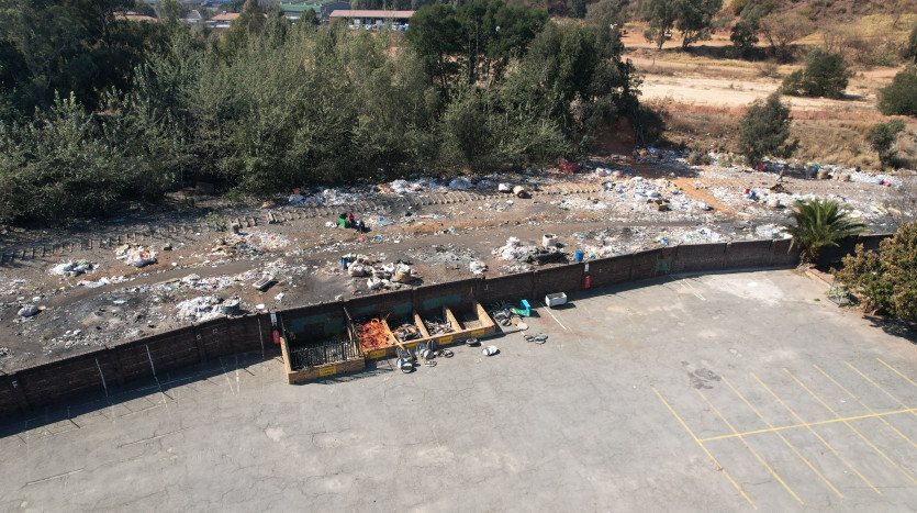 TELKOM PORTFOLIO: Large Industrial Property in Village Deep Property Images