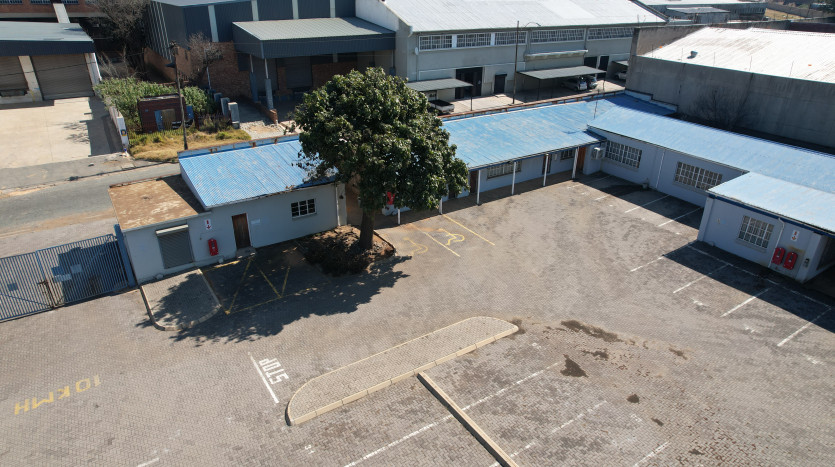TELKOM PORTFOLIO: Large Industrial Property in Village Deep Property Images