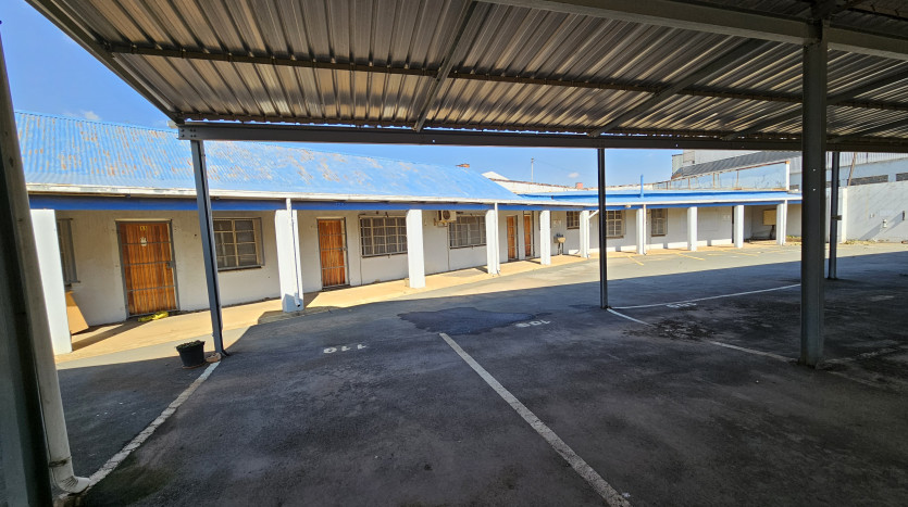 TELKOM PORTFOLIO: Large Industrial Property in Village Deep Property Images