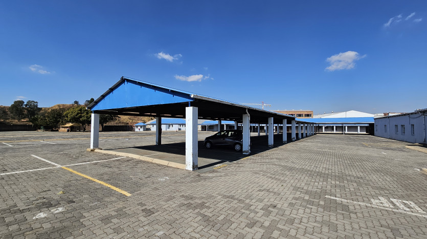 TELKOM PORTFOLIO: Large Industrial Property in Village Deep Property Images