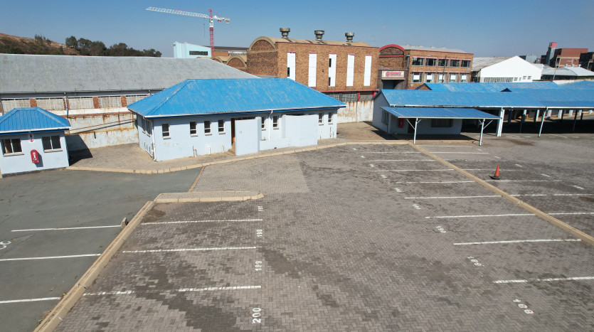 TELKOM PORTFOLIO: Large Industrial Property in Village Deep Property Images