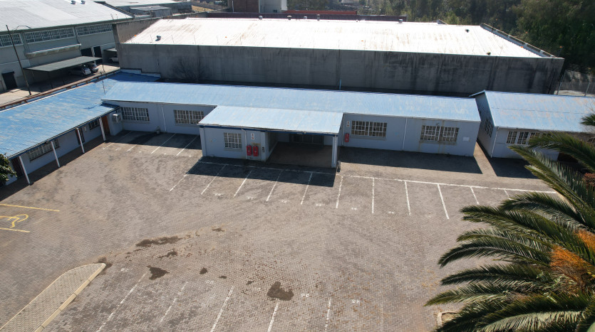 TELKOM PORTFOLIO: Large Industrial Property in Village Deep Property Images