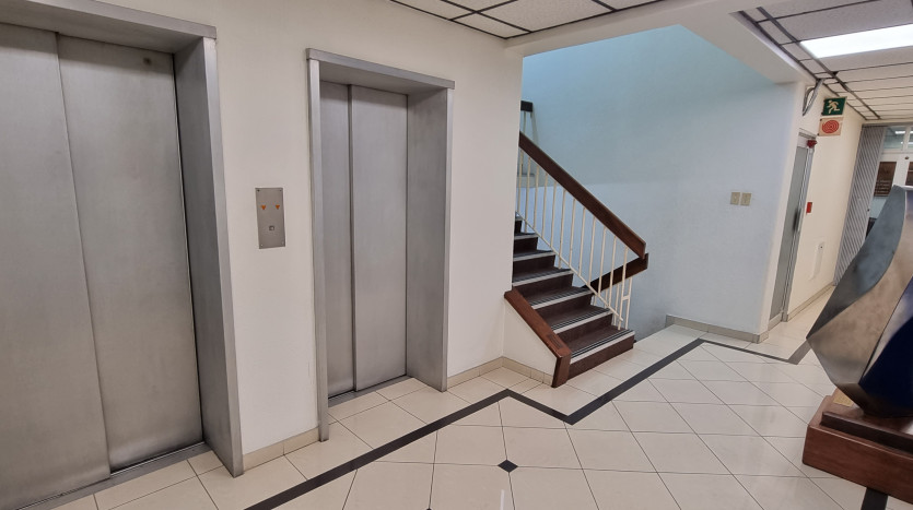 ± 2 650 m² Commercial Property In Durban CBD Property Images