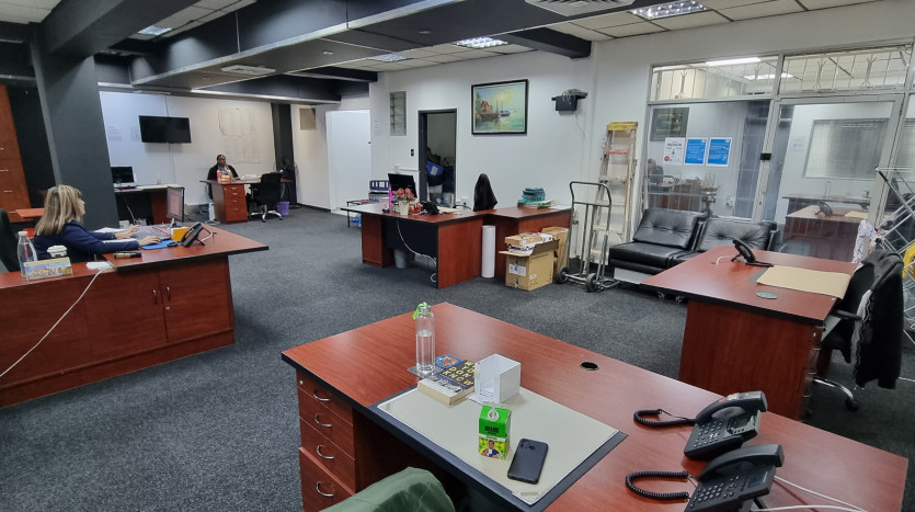 ± 2 650 m² Commercial Property In Durban CBD Property Images