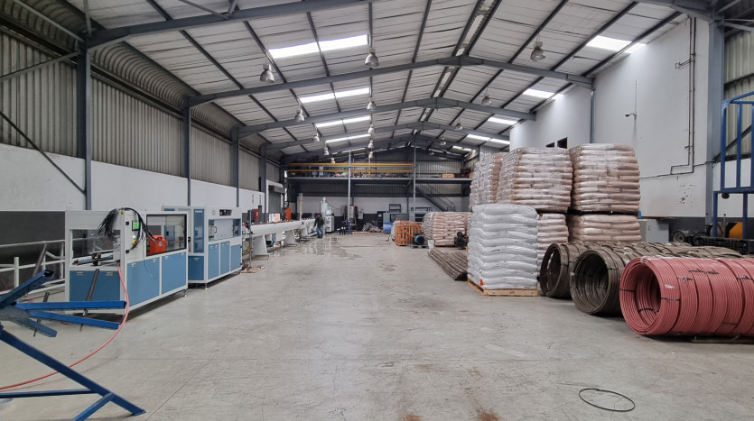 ± 4 400 m² Industrial Property Within Mariann Industrial Park Property Images