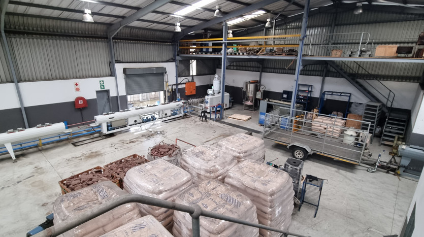 ± 4 400 m² Industrial Property Within Mariann Industrial Park Property Images