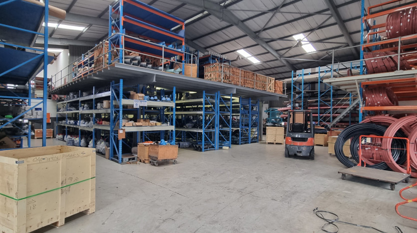± 4 400 m² Industrial Property Within Mariann Industrial Park Property Images