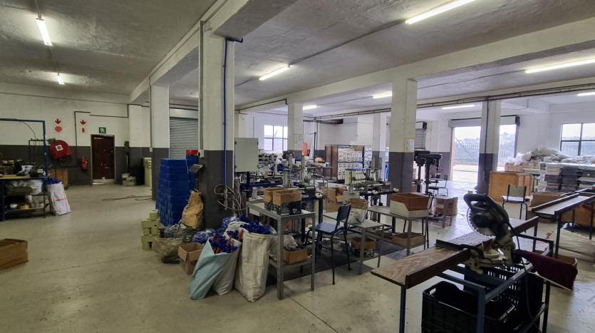 ± 4 400 m² Industrial Property Within Mariann Industrial Park Property Images