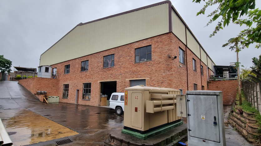 ± 4 400 m² Industrial Property Within Mariann Industrial Park Property Images