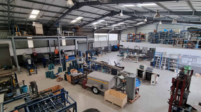 ± 4 400 m² Industrial Property Within Mariann Industrial Park Property Images