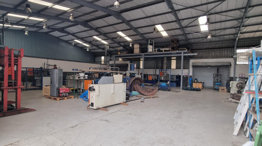 ± 4 400 m² Industrial Property Within Mariann Industrial Park Property Images