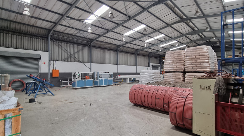 ± 4 400 m² Industrial Property Within Mariann Industrial Park Property Images