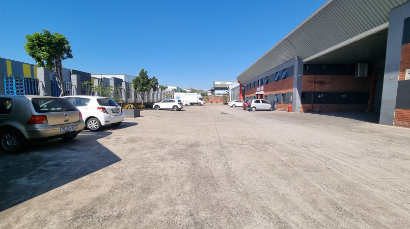 ± 642 m² Mini Factory Located in Cornubia Property Images