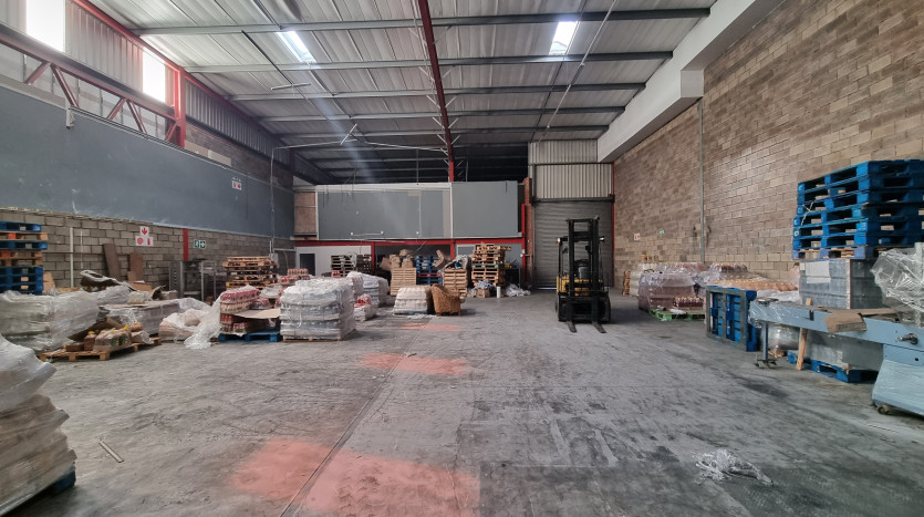 ± 642 m² Mini Factory Located in Cornubia Property Images