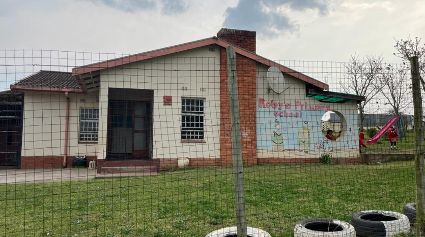 3 Bedroom House & Outbuilding in Butterworth Property Lead Image