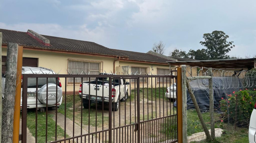 3 Bedroom House with Outbuilding in Butterworth Property Images